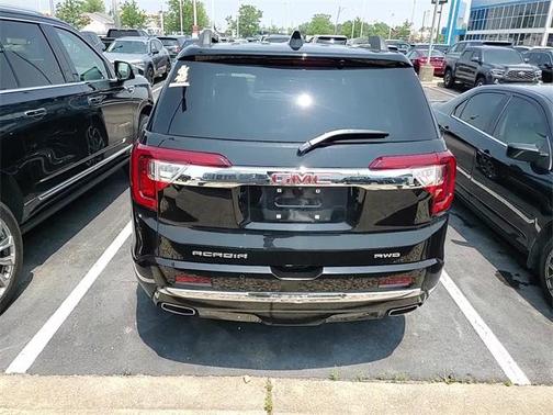 2023 GMC Acadia Denali