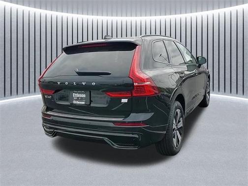 2024 Volvo XC60 Recharge Plug-In Hybrid T8 Core Dark Theme