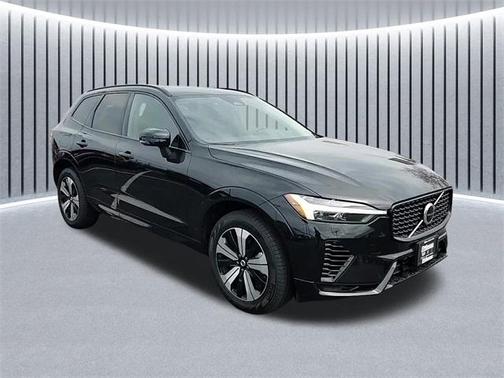 2024 Volvo XC60 Recharge Plug-In Hybrid T8 Core Dark Theme