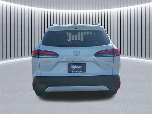 2024 Toyota Corolla Cross XLE