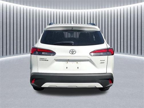 2024 Toyota Corolla Cross XLE