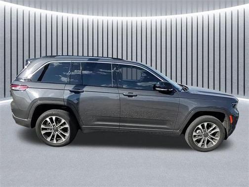 2022 Jeep Grand Cherokee Overland