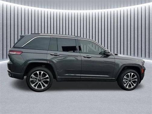 2022 Jeep Grand Cherokee Overland