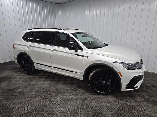 2022 Volkswagen Tiguan 2.0T SE R-Line Black