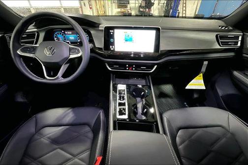 2025 Volkswagen Atlas Cross Sport 2.0T SE w/Technology 4MOTION