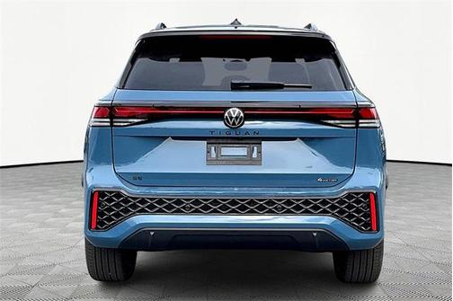 2025 Volkswagen Tiguan 2.0T SE R-Line Black 4MOTION