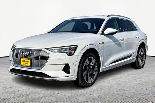 2022 Audi e-tron Premium Plus