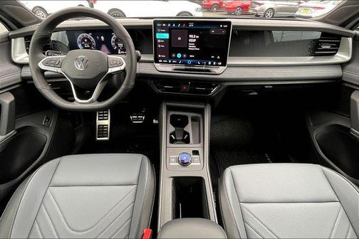 2025 Volkswagen Tiguan 2.0T SE R-Line Black 4MOTION