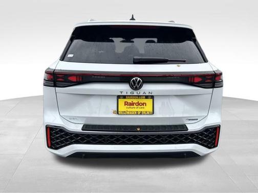 2025 Volkswagen Tiguan 2.0T SEL R-Line 4MOTION