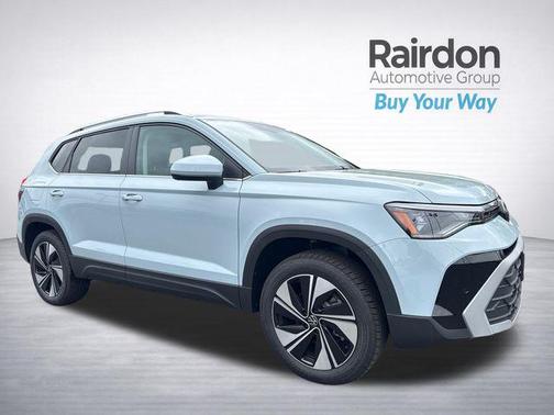 Monument Gray 2026 Volkswagen Taos SE