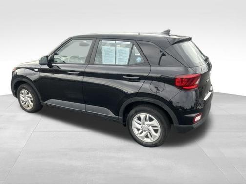 2021 Hyundai VENUE SE