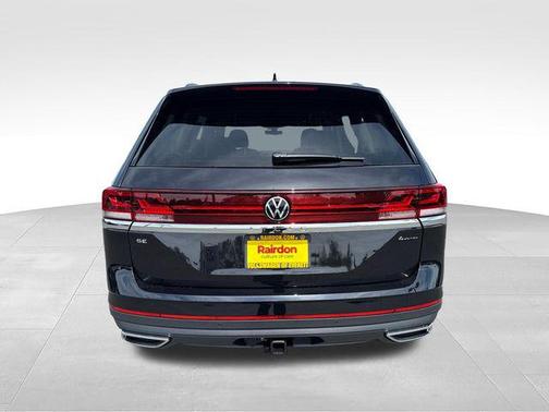 Deep Black Pearl 2026 Volkswagen Atlas 2.0T SE w/Technology 4MOTION