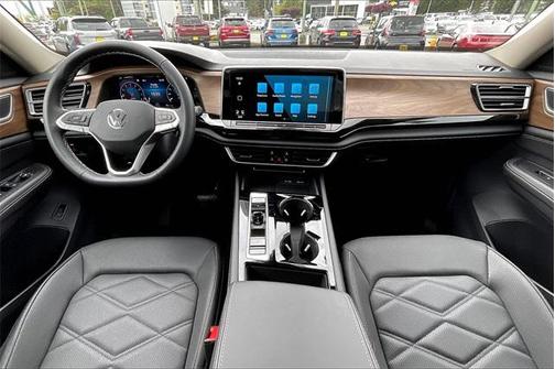 2025 Volkswagen Atlas 2.0T SE w/Technology 4MOTION