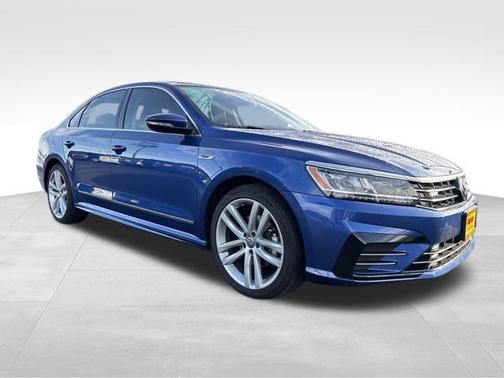 2017 Volkswagen Passat 1.8T R-Line w/Comfort