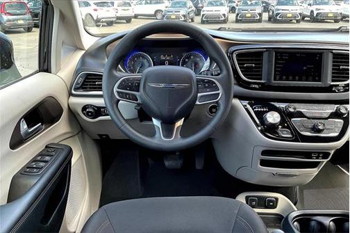 2018 Chrysler Pacifica Touring Plus
