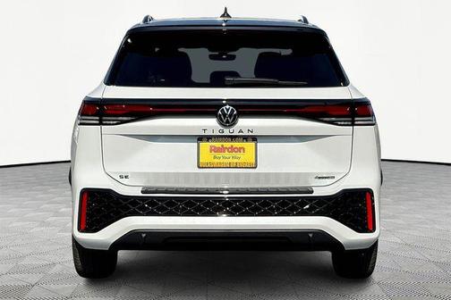2025 Volkswagen Tiguan 2.0T SE R-Line Black 4MOTION