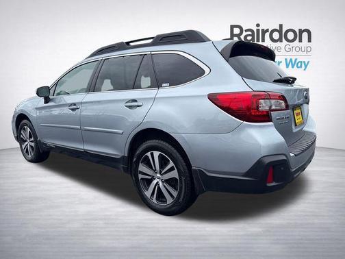 Ice Silver Metallic 2018 Subaru Outback 3.6R Limited
