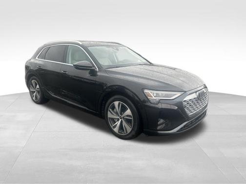 2024 Audi Q8 e-tron Premium