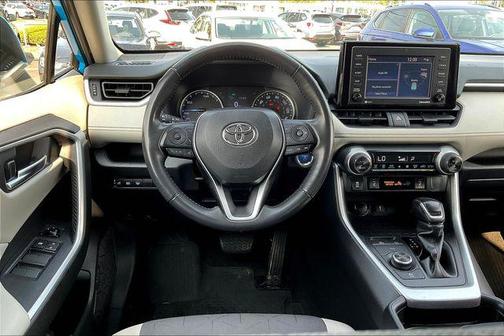 2020 Toyota RAV4 Hybrid XLE
