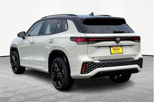 2025 Volkswagen Tiguan 2.0T SE R-Line Black 4MOTION