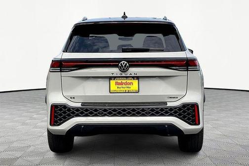 2025 Volkswagen Tiguan 2.0T SE R-Line Black 4MOTION