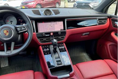2022 Porsche Macan Base