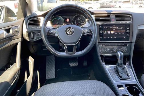 2019 Volkswagen e-Golf SE