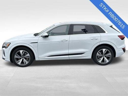 2024 Audi Q8 e-tron Premium Plus