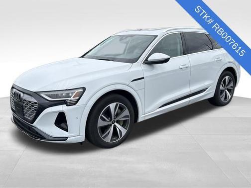 2024 Audi Q8 e-tron Premium Plus