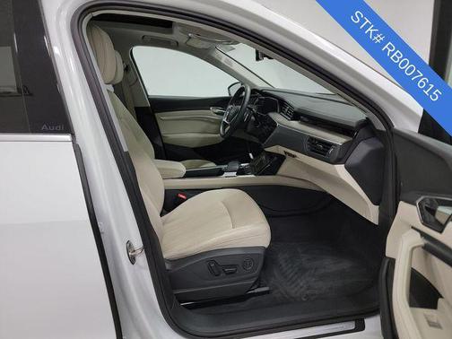 2024 Audi Q8 e-tron Premium Plus