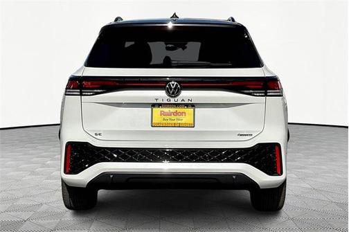 2025 Volkswagen Tiguan 2.0T SE R-Line Black 4MOTION
