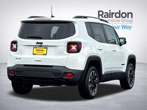 Alpine White Clearcoat 2023 Jeep Renegade Upland