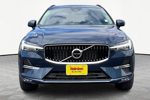 2022 Volvo XC60 B5 Momentum