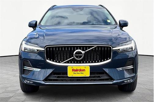 2022 Volvo XC60 B5 Momentum