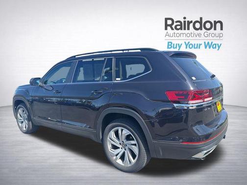 Deep Black Pearl 2021 Volkswagen Atlas 3.6L SE w/Technology