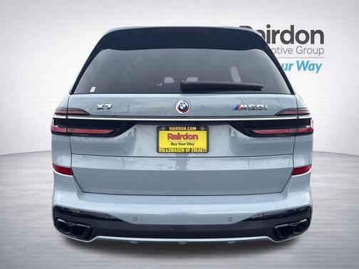 Brooklyn Grey Metallic 2023 BMW X7 M60i