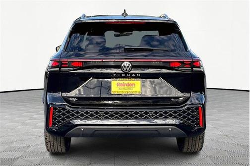 2025 Volkswagen Tiguan 2.0T SEL R-Line 4MOTION