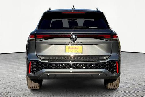 2025 Volkswagen Tiguan 2.0T SE R-Line Black 4MOTION