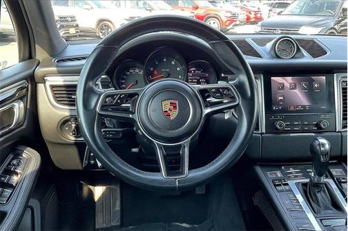 2017 Porsche Macan Base