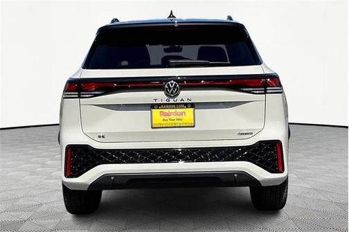 2025 Volkswagen Tiguan 2.0T SE R-Line Black 4MOTION