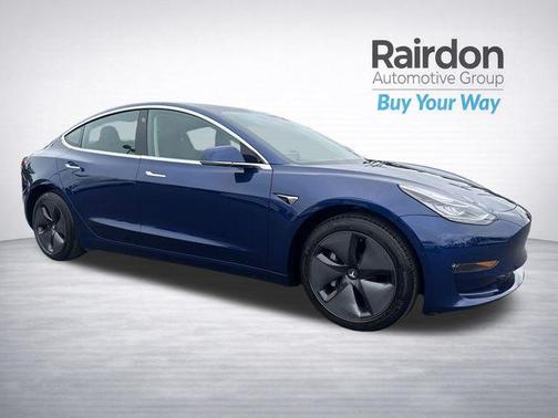 Deep Blue Metallic 2019 Tesla Model 3 Long Range