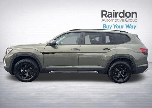 Avocado Green Pearl 2026 Volkswagen Atlas Peak Edition