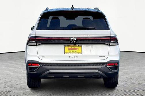 2025 Volkswagen Taos 1.5T SE Black