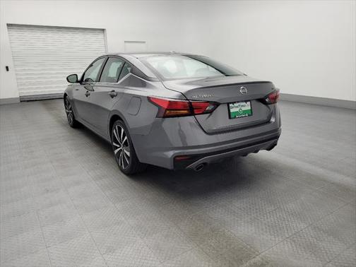 2022 Nissan Altima SR FWD