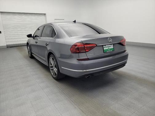 2017 Volkswagen Passat 1.8T R-Line w/Comfort