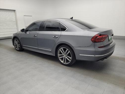 2017 Volkswagen Passat 1.8T R-Line w/Comfort