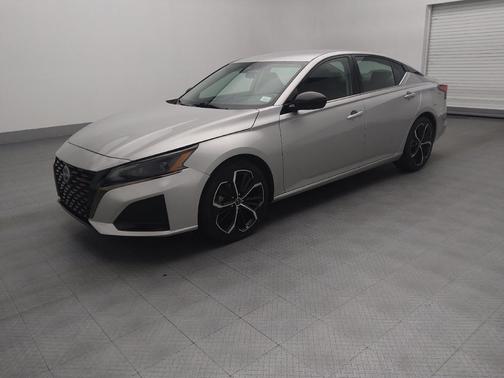 2023 Nissan Altima SR FWD