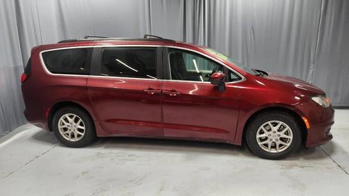 2021 Chrysler Voyager LXI