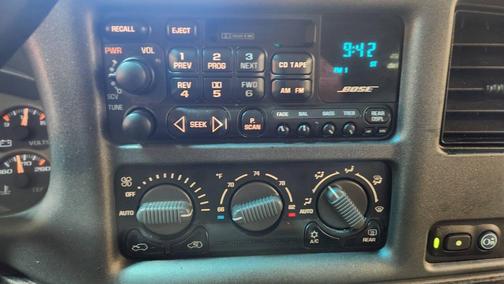 2002 GMC Yukon XL Denali