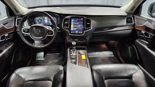 2019 Volvo XC90 T6 Momentum